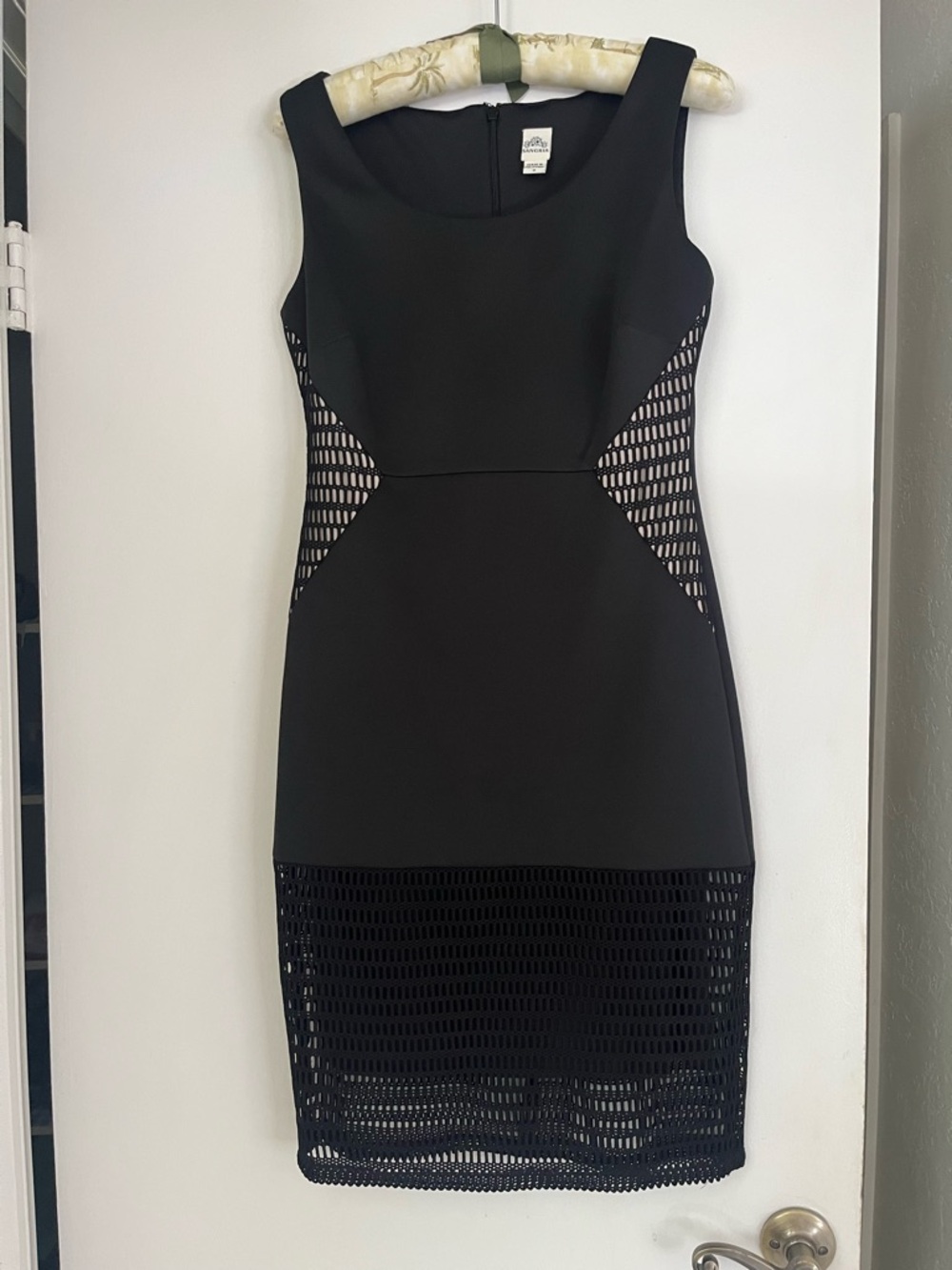 Sangria Black Sleeveless Mesh-Panel Sheath Dress size 2